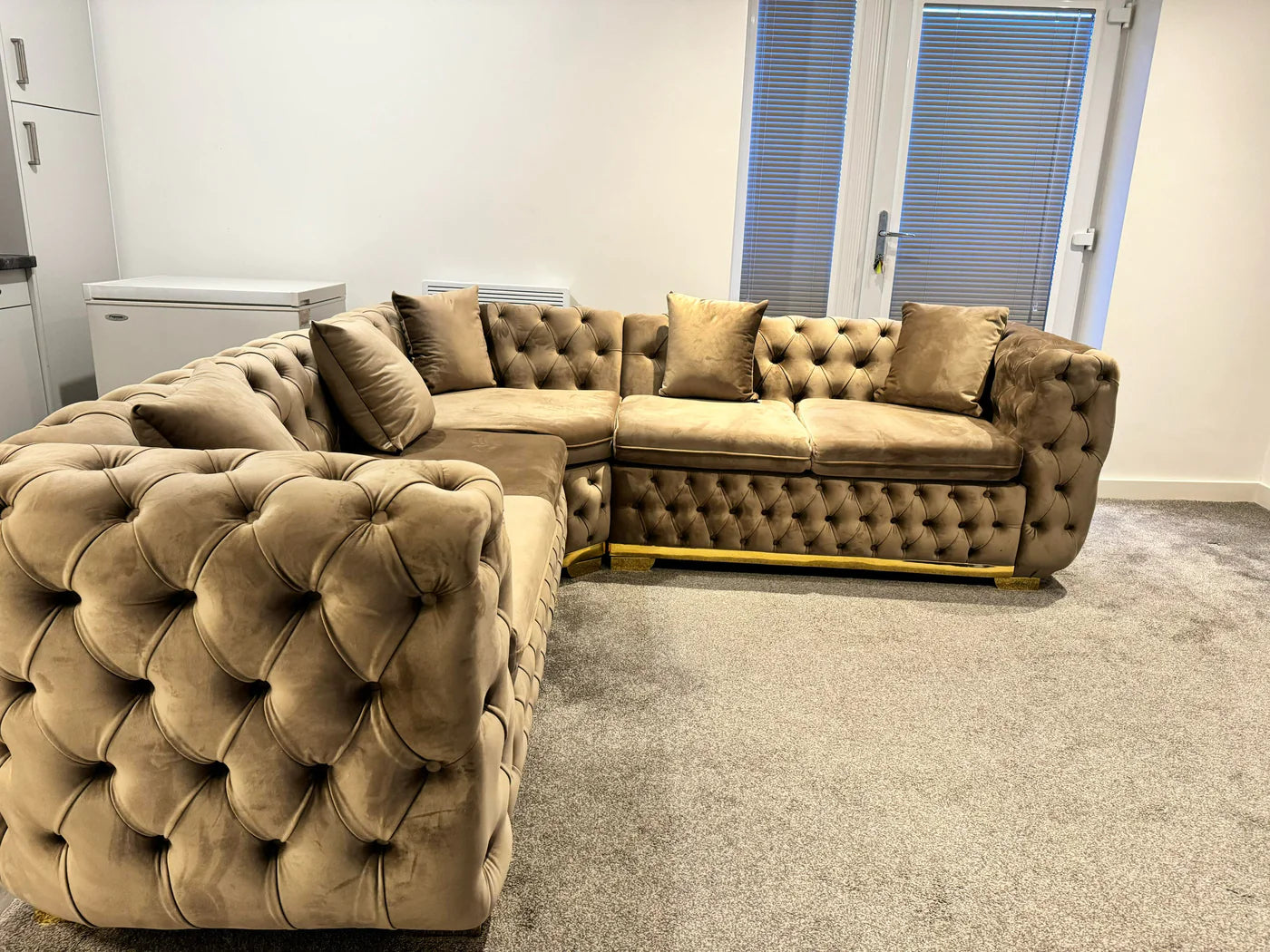 Khalifa New Luxury Chesterfield 5 Seater Round Arm Corner Couch | ABI Convenient Store