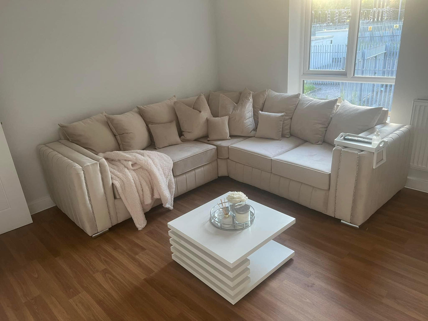 Layla Corner Sofa – Cream Scatterback | ABI Convenient Store